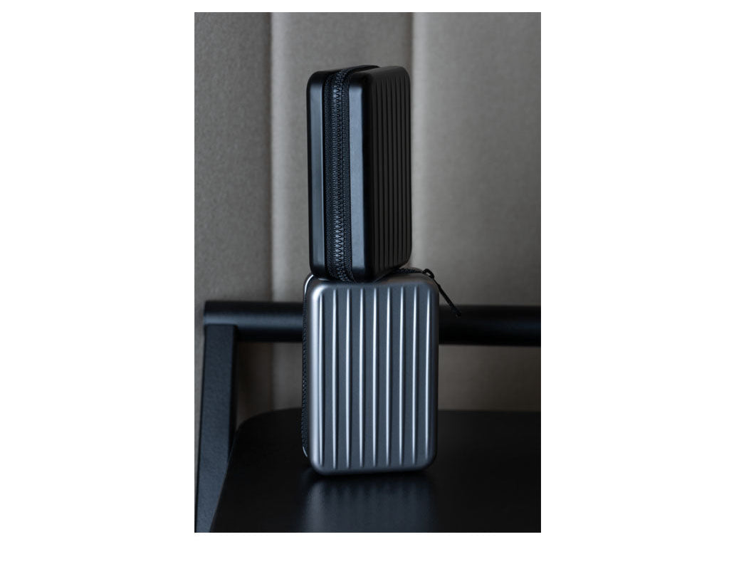TROIKA Card Case Kartenkoffer Black – CCC04/BK in two variants, black and silver