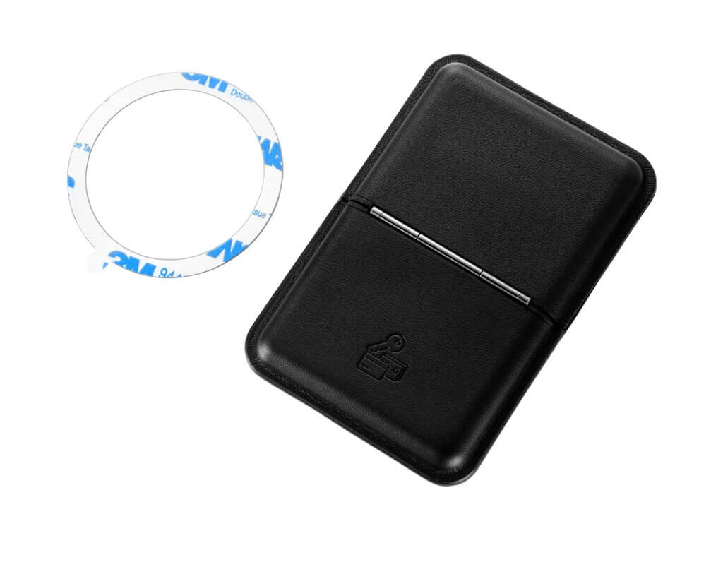 TROIKA MAGNETIC SAFE MagSafe card holder with space for 4 cards, cash or keys. Features a built-in phone stand and an additional adhesive metal ring.