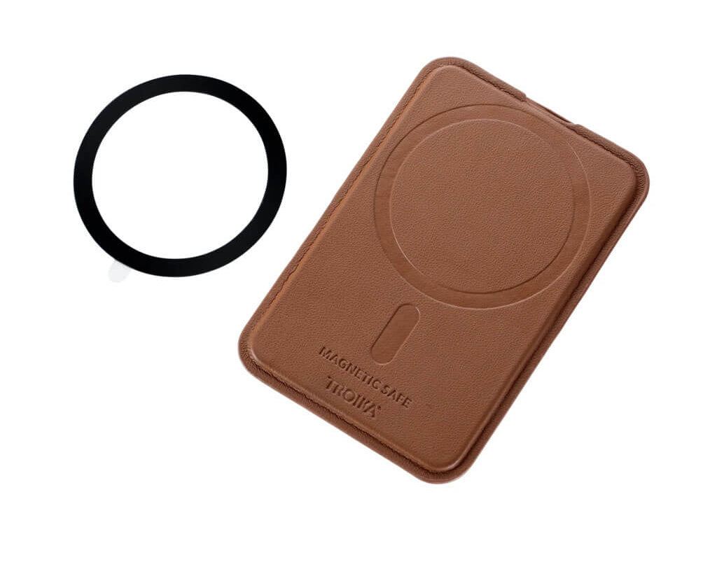TROIKA MAGNETIC SAFE MagSafe card holder in brown with space for 4 cards, cash or keys. Features a built-in phone stand and adhesive metal ring.