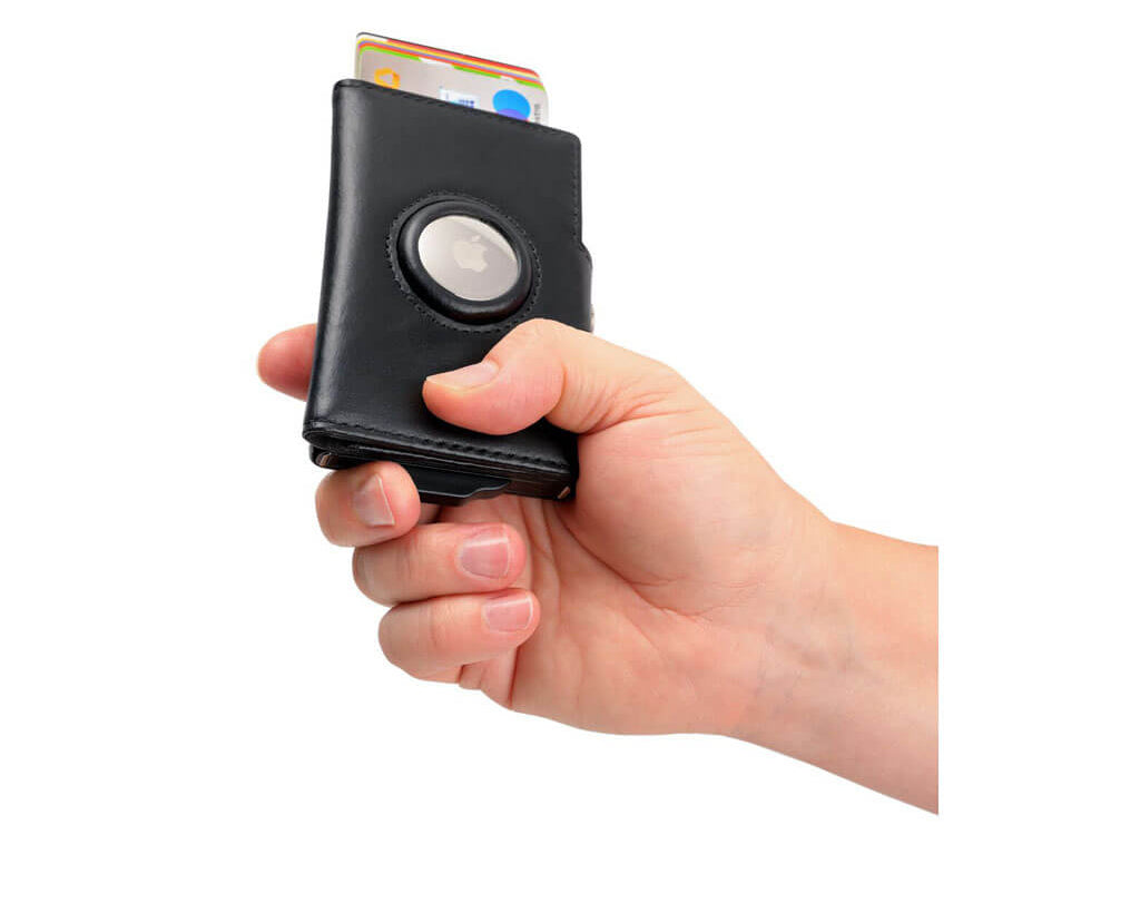TROIKA Card Case "MENS SMART WALLET" in hand