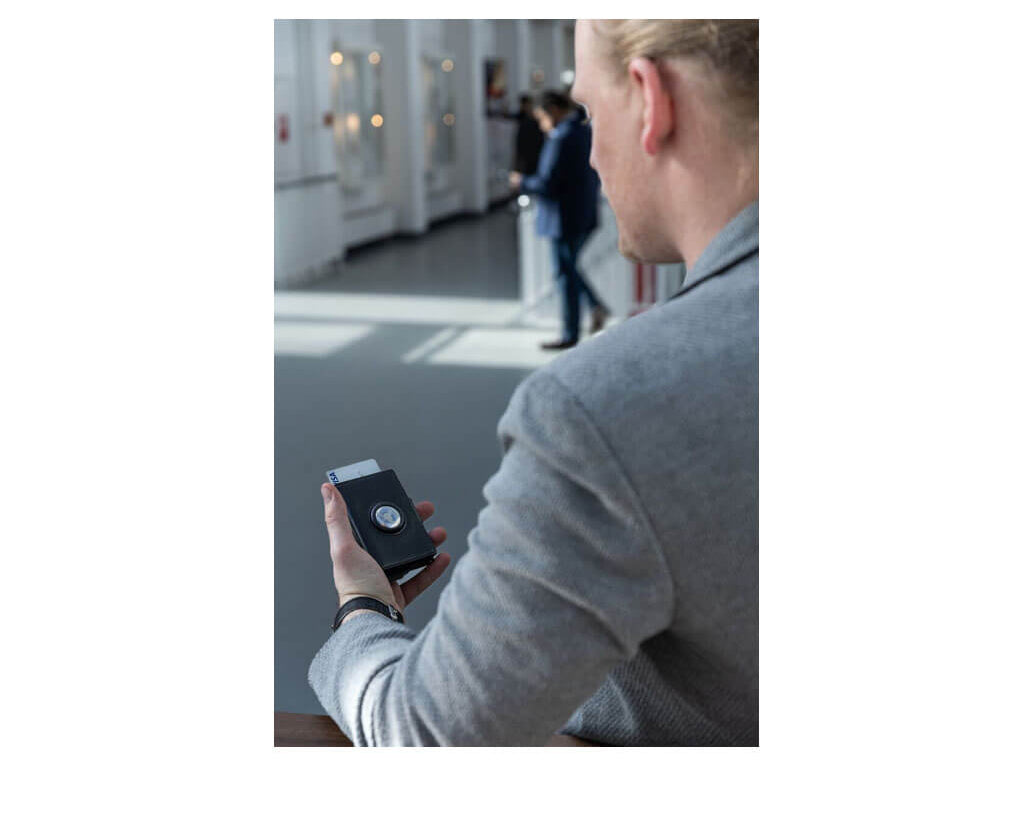 TROIKA Card Case "MENS SMART WALLET" lifestyle