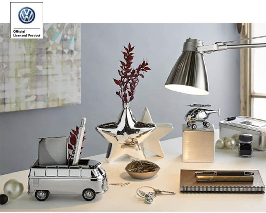 TROIKA VW BULLI T1 paper clip holder - close-up showing functional design