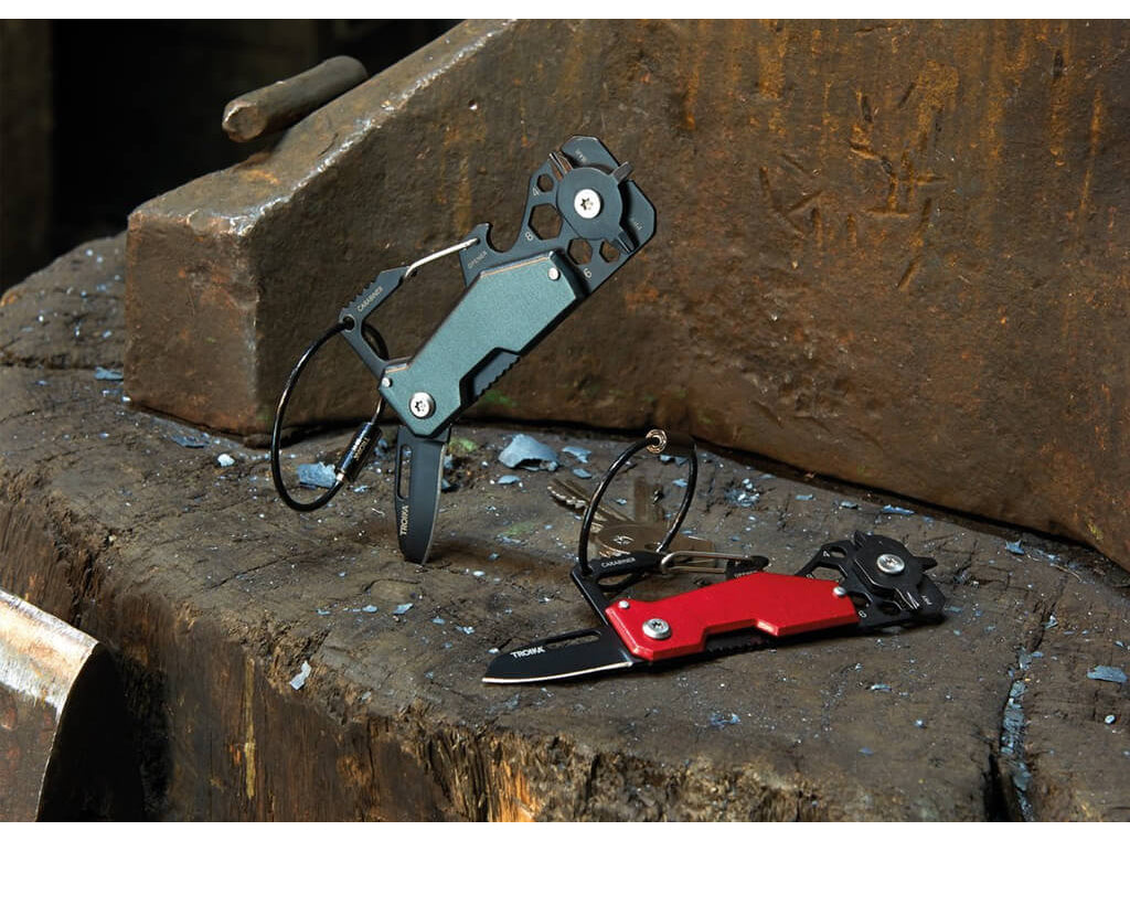 TROIKA Key organizer and mini tool "TOOLINATOR" - red