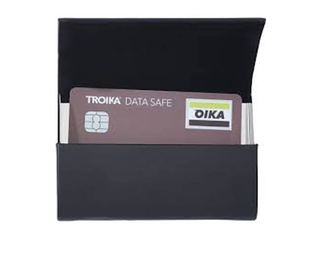 troika-credit-card-case-sophisticase