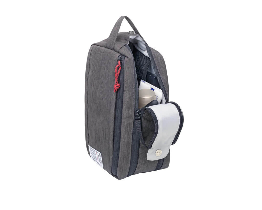 TROIKA BUSINESS WASHBAG 2 - BBG65/GY Water-repellent toiletry bag with mesh pockets, elastic straps and extra storage. Stylish, practical and easy to clean.