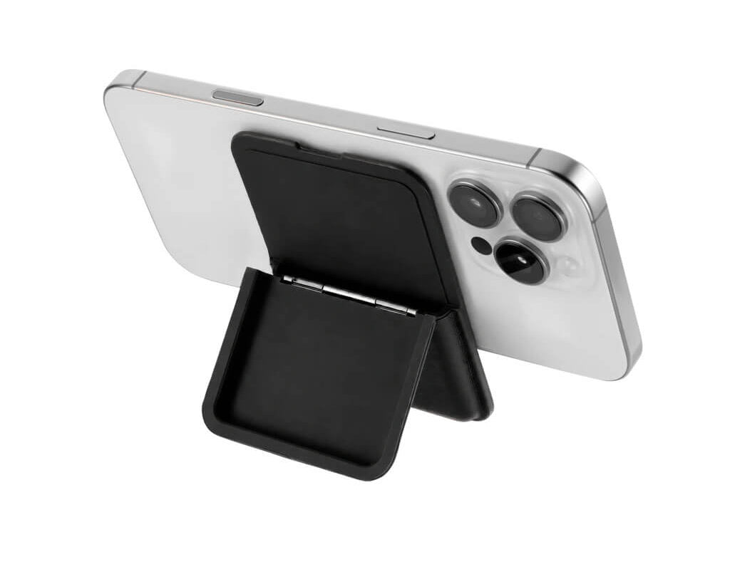 TROIKA MAGNETIC SAFE MagSafe card holder with space for 4 cards, cash or keys. Features a built-in phone stand and an additional adhesive metal ring.