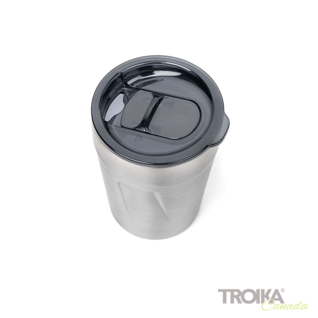 TROIKA CUP-UCCINO silver - top view with secure lid and open drinking spout