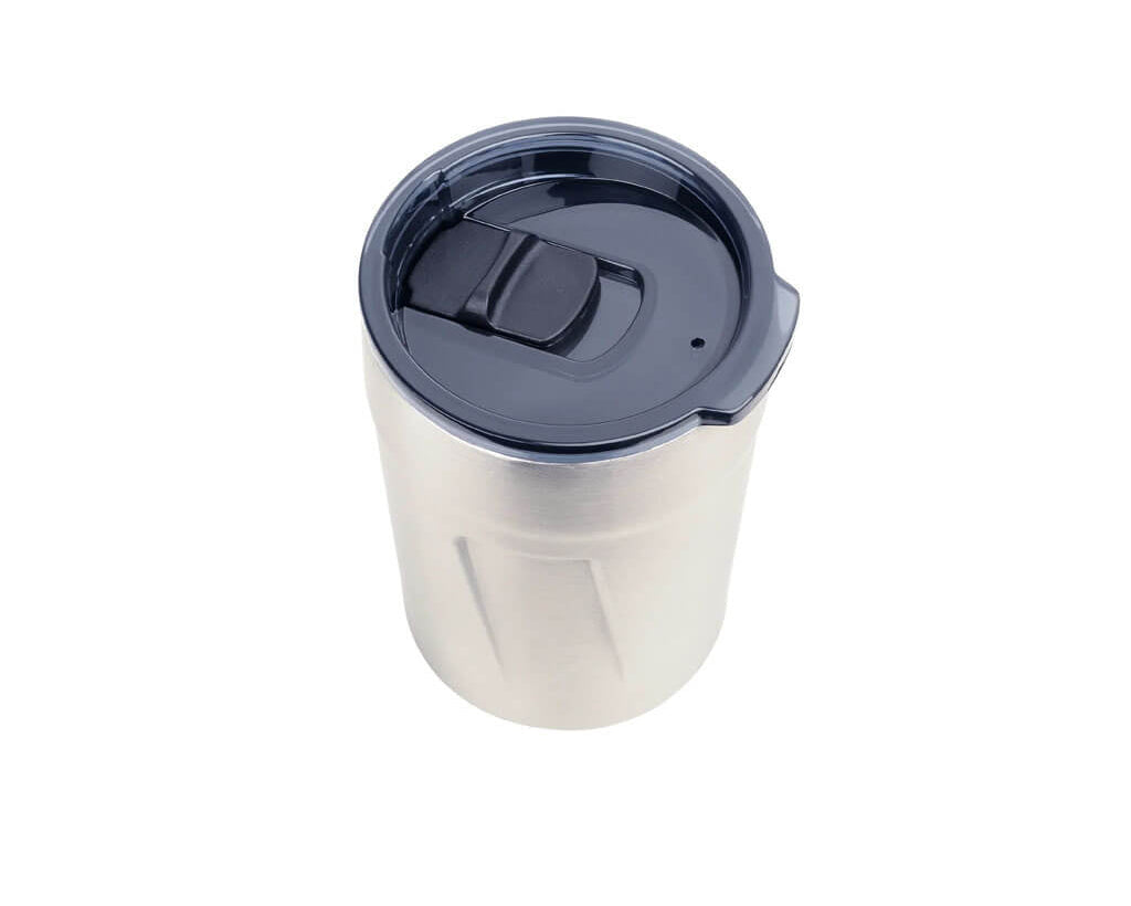 TROIKA ESPRESSO DOPPIO 160 ml thermal cup in blue. Double-wall insulation, spill-resistant lid and 75% recycled stainless steel for coffee on the go.