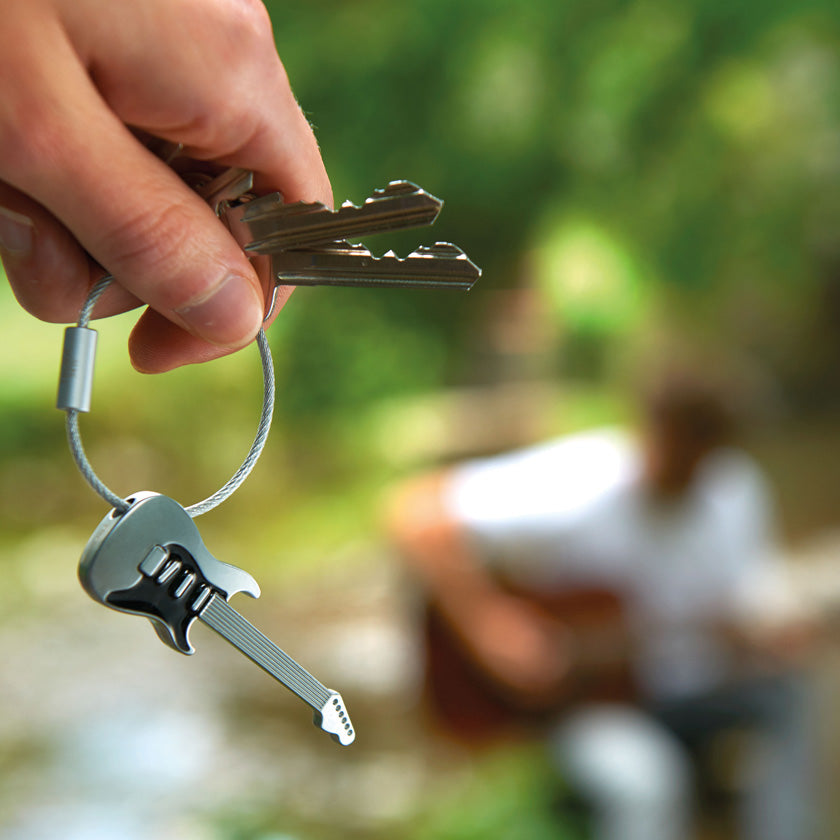 TROIKA Keyring Strat am Ring