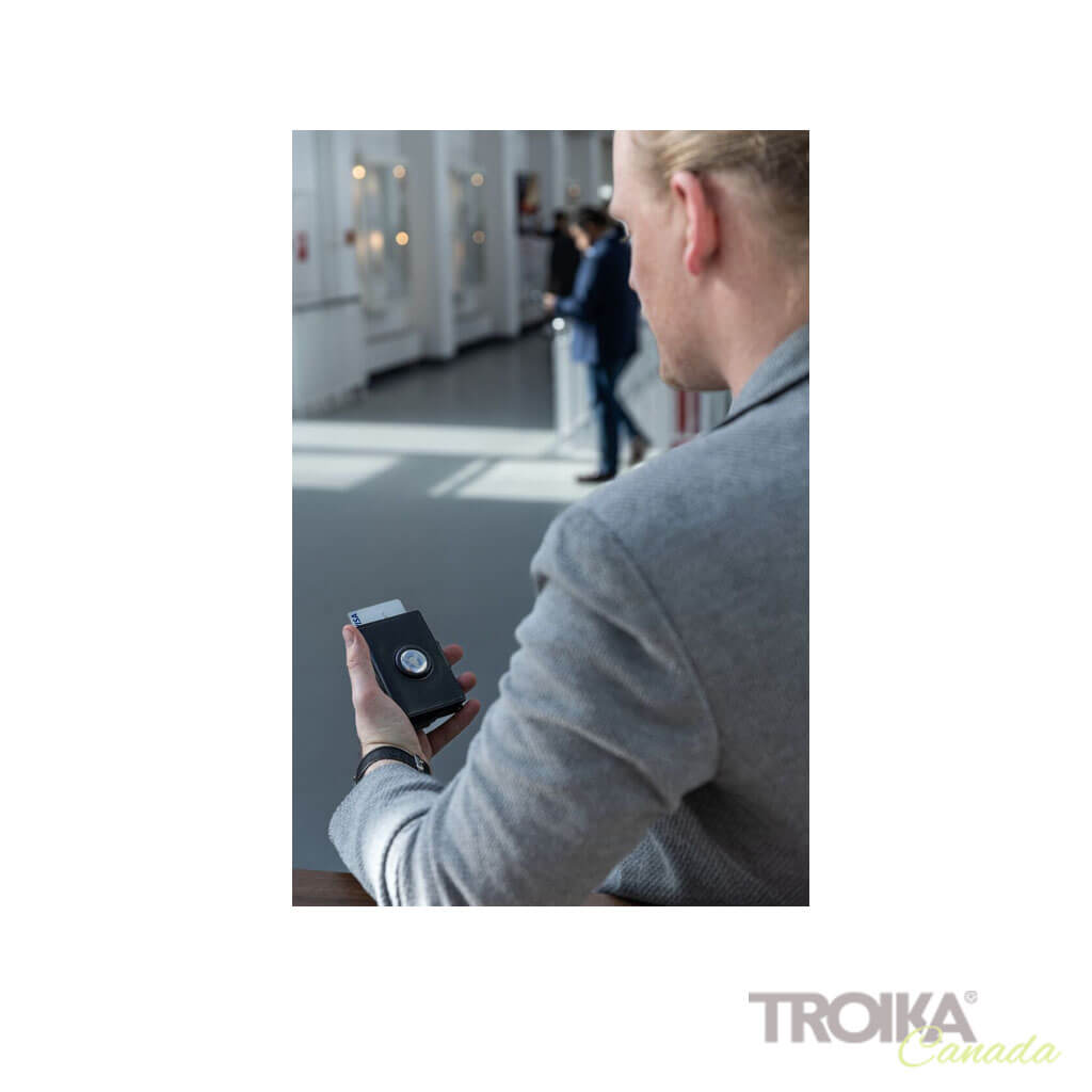 TROIKA Card Case "MENS SMART WALLET" lifestyle